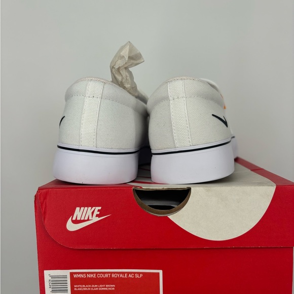Nike Women’s Court Royale Canvas Sneakers Size 8 - Picture 2 of 6